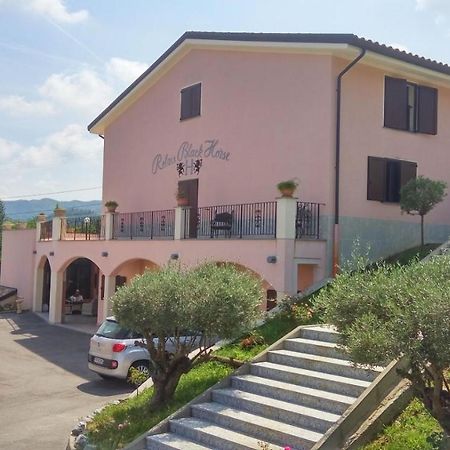 Millesimo Relais Black Horse מראה חיצוני תמונה