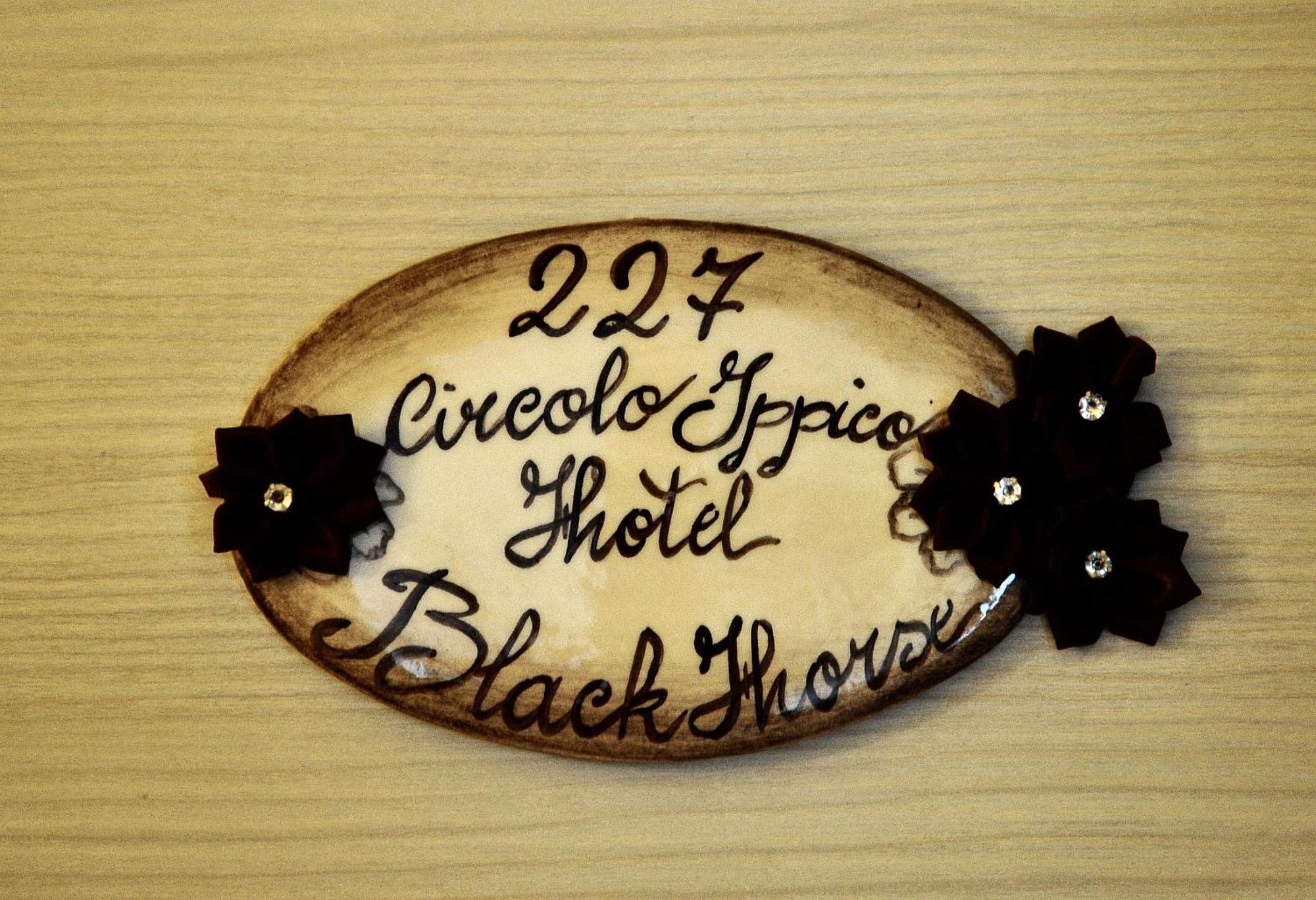 Millesimo Relais Black Horse חדר תמונה