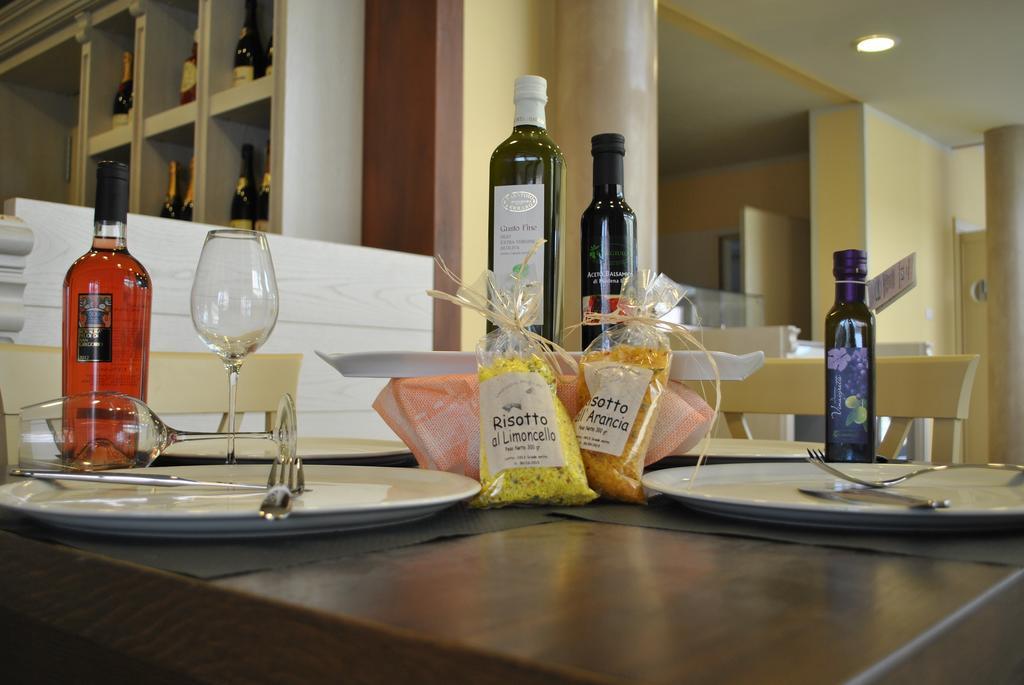 Millesimo Relais Black Horse מראה חיצוני תמונה